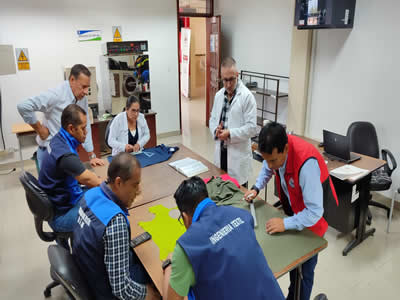 Estudiantes de Ingeniería Textil